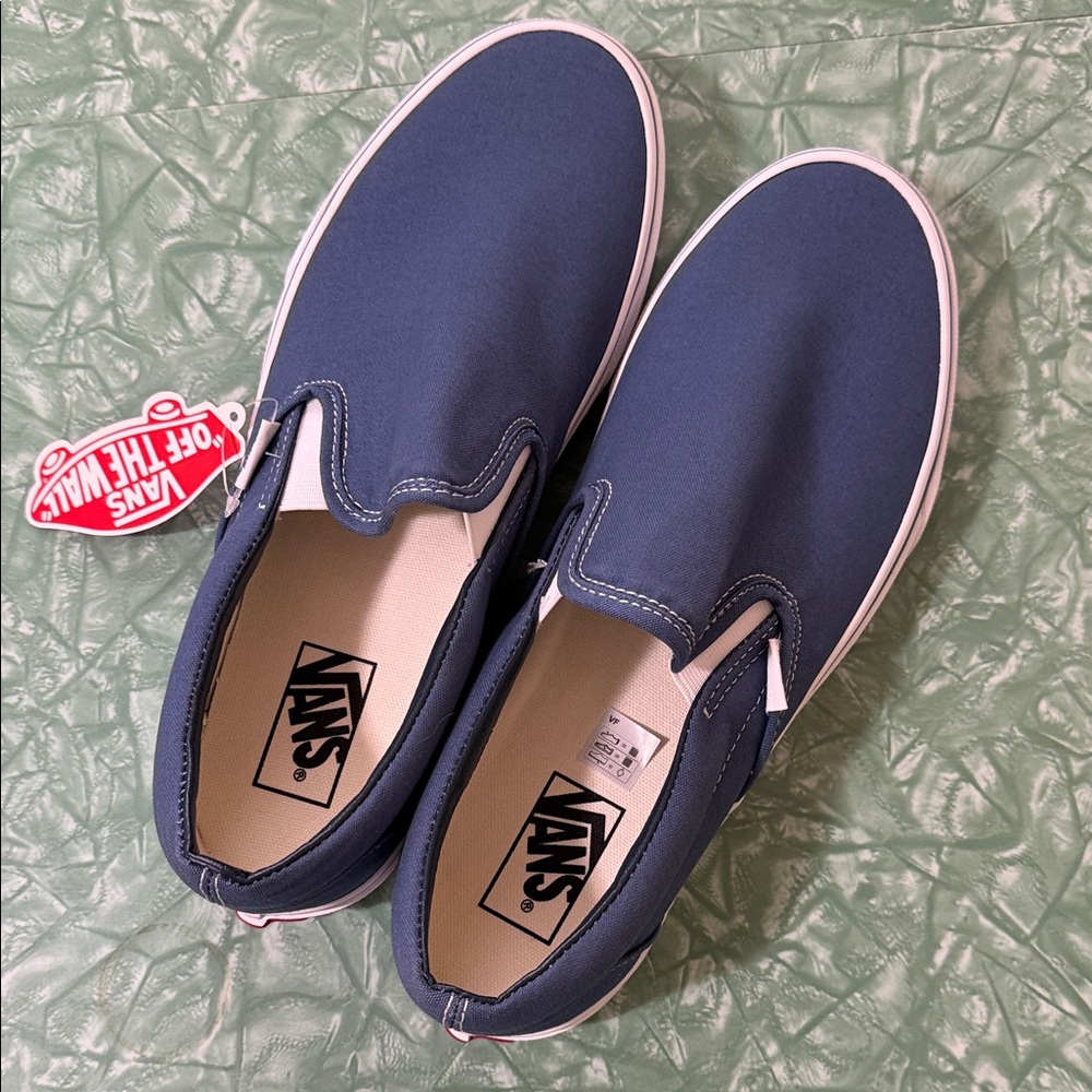 Vans Men's Classic Navy Slip-On Sneakers NWT